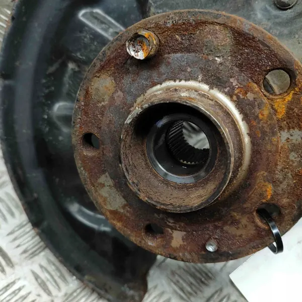 Mozzo Posteriore Sinistro Skoda Superb III Estate 5Q0615611S image 4