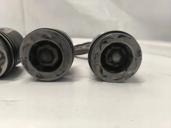 Kit Piston & Bielle OEM 074132 pour Peugeot 1.4 HDi image 4