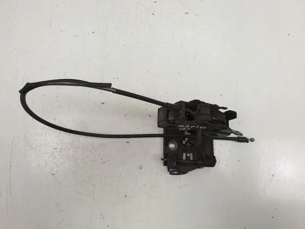 Skoda Rapid Framskärm Lås image 2