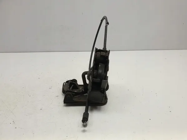 Skoda Rapid Framskärm Lås image 3