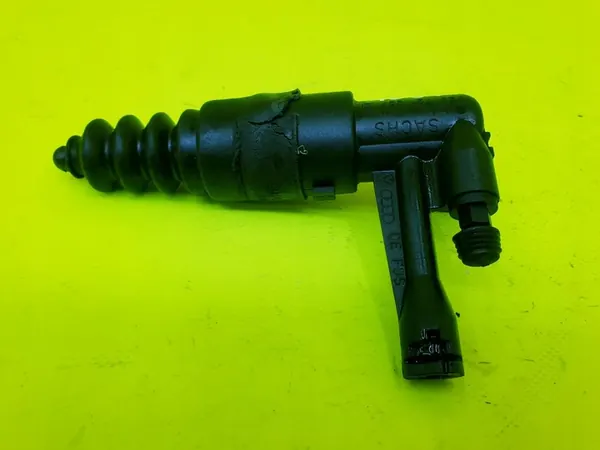 Kytkinvapautinsylinteri Audi A4 B6 B7 A6 C5 2.0 FSI AWA image 4