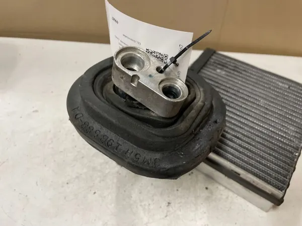 Ilmastointihöyrystin Volvo V50 OEM N668005F068 image 3