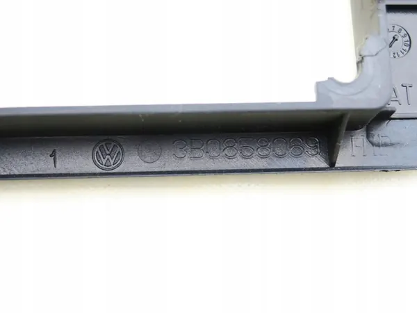 Musta 2DIN Navi-kehys OEM 3B08580694 VW Passat B5 image 6