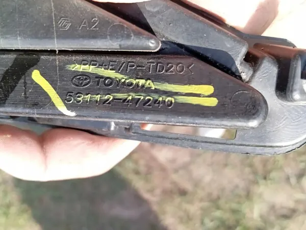 TOYOTA PRIUS IV 16 Griglia paraurti anteriore OEM 53112-47240 image 10