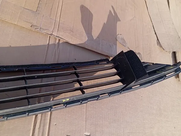 TOYOTA PRIUS IV 16 Griglia paraurti anteriore OEM 53112-47240 image 8