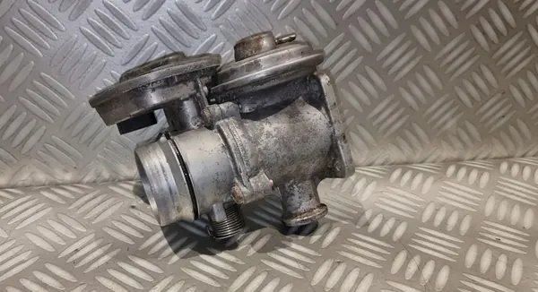 BMW E53 E60 E71 E83 E90 3.0 D Drosselklappe EGR-Ventil 7804384 image 2