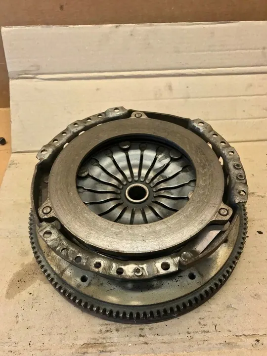 Disco de Embreagem Pressão Seat VW Golf Polo IV Skoda 1.2 image 2