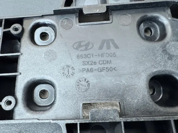OEM 863C1-HF005 Hyundai Kona II EV latausluukun kiinnike image 4