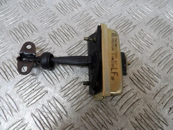 Jeep Cherokee KJ vasen etuoven rajoitin OEM image 4
