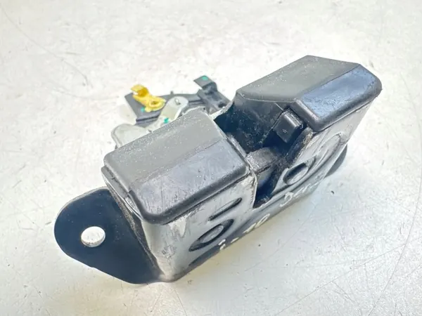 2010 Hyundai i10 Verrou de coffre image 3