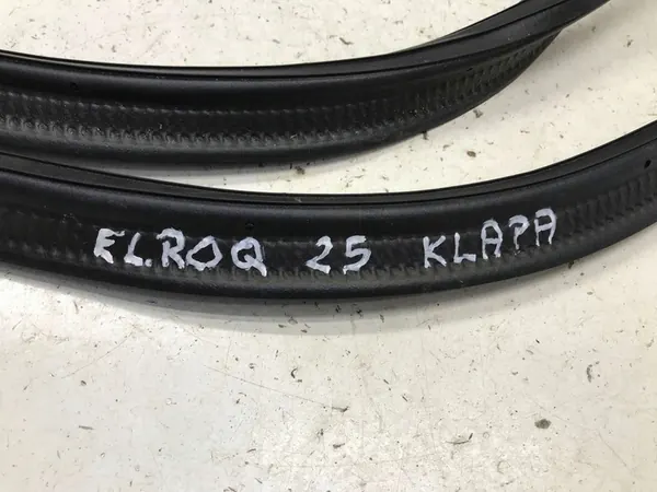 SKODA ELROQ 2024 2025 Guarnizione bagagliaio 5LJ827705 image 2