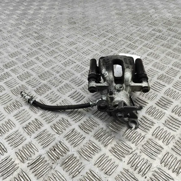 Mitsubishi Colt 2006 Rechte Hinterradbremse OEM 4605A074 image 3