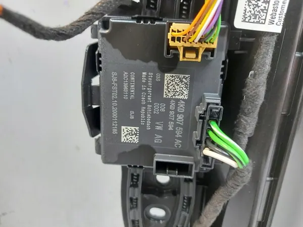 Audi Q8 E-TRON Panoramakatto OEM 83a877041a image 4