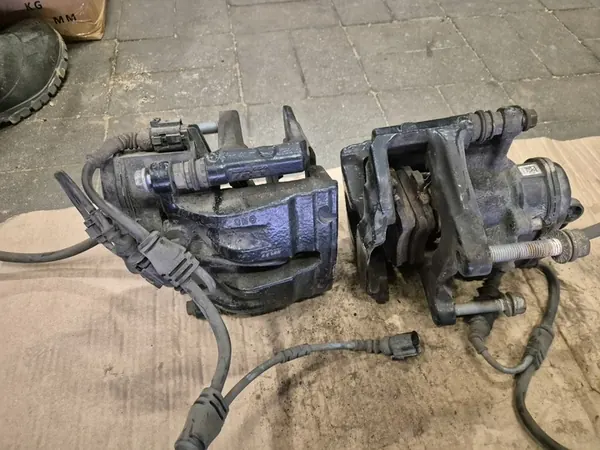 Pinças e discos de freio dianteiros traseiros Audi SQ7 4.0 TDI OEM image 3