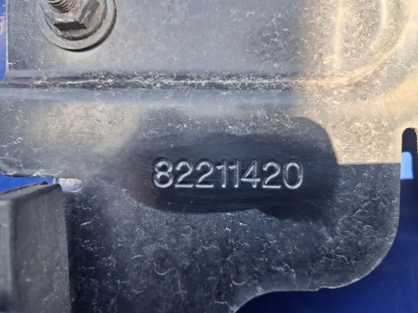 Spoiler cabine esquerdo OEM 82211420 para Volvo FH4/FH5 image 5