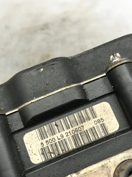 Controlador Bomba ABS OEM 0265235359 Usado image 4