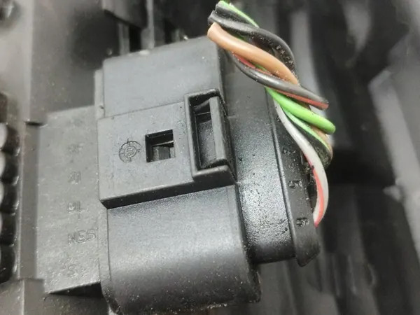 Luz trasera derecha T5 Transporter OEM image 7