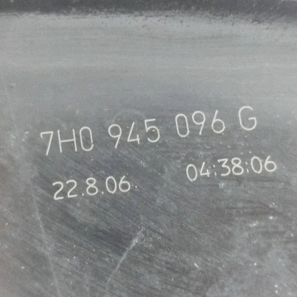 Luz trasera derecha T5 Transporter OEM image 9