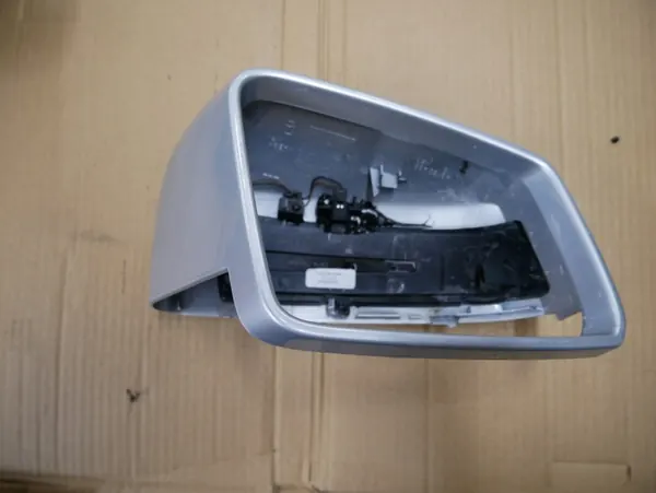 OEM 2129067301 Couvre-rétroviseur droit avec clignotant image 3