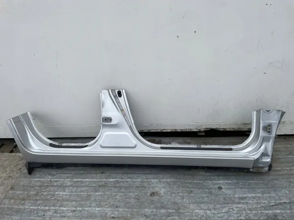 OEM 61311-42030 Höger tröskelpanel för Toyota RAV4 III image 2