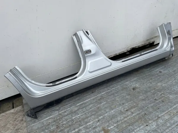 OEM 61311-42030 Höger tröskelpanel för Toyota RAV4 III image 3