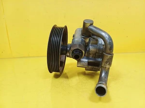 Styrpump OEM DRC99037 för Toyota Corolla image 3