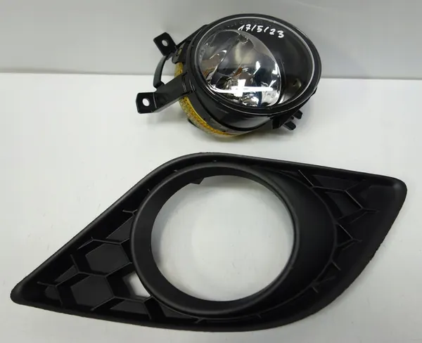 Griglia faro antinebbia destro SKODA FABIA 2 RS OEM image 4