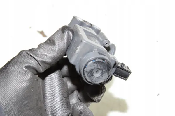 Solenoid Valve Mercedes Actros MP3 A0009973512 image 5
