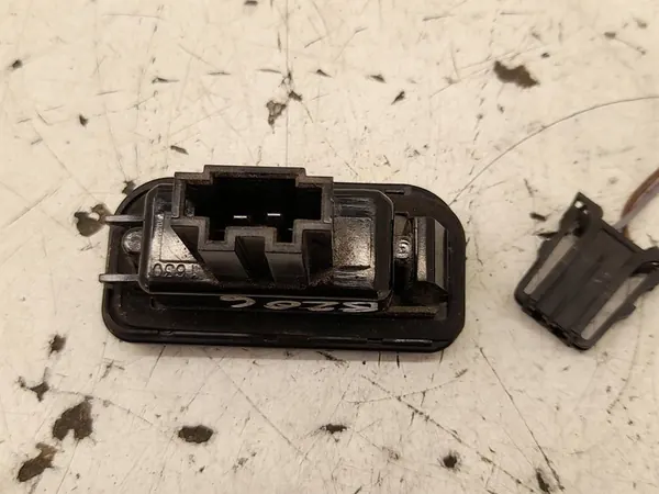 Luz de matrícula Mercedes C-Class W203 A2038200066 image 3