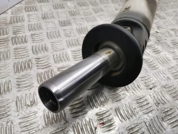 Taka-akselin vetoakseli OEM 373004JA0A Nissan Navara image 4