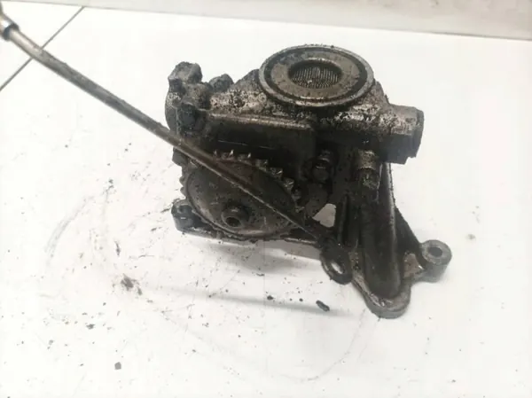 Oljepump OEM 059115105H för Audi A4 2.5L 2003 image 3