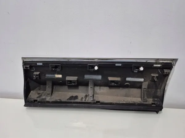 OEM 5NA854950M Dörrlist Höger Bak VW Tiguan II image 5