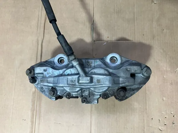 Vasen etujarrusatula Mercedes C-luokka W205 AMG 342mm image 4