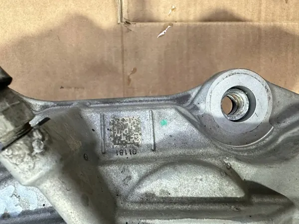 Vasen etujarrusatula Mercedes C-luokka W205 AMG 342mm image 5