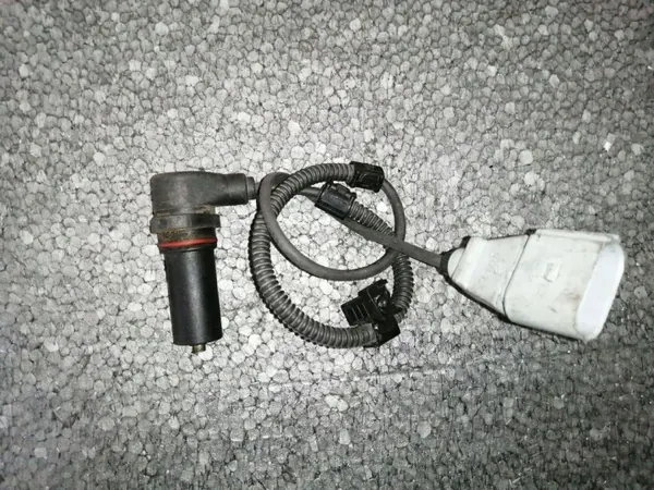 Krukassensor OEM 038907319F VW Golf image 2