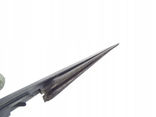 Mitsubishi Pajero III 99-06 Linker Buitenste Ruitschraper OEM image 3