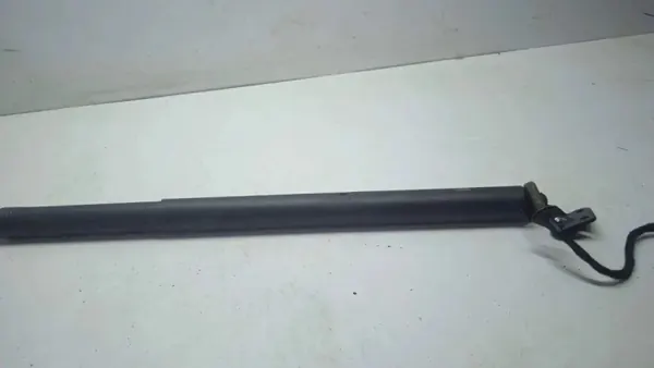 Actuador de maletero derecho OEM 95B827851 Porsche image 2