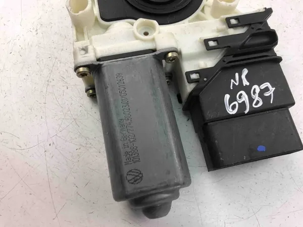 Oikean Takaluukun Moottori VW GOLF IV 1C0959812A image 2