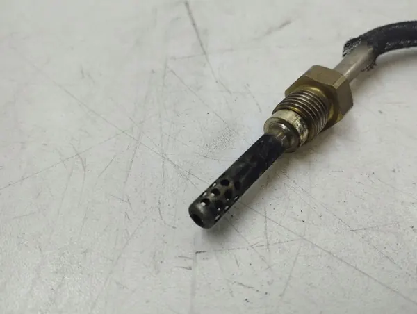 Sensor de temperatura de escape Saab 9-3 Ver2 2007 OEM 55355404 image 4