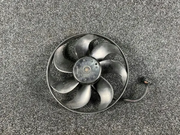 Radiatorventilator OEM 1J0959455F voor VW Golf IV image 2