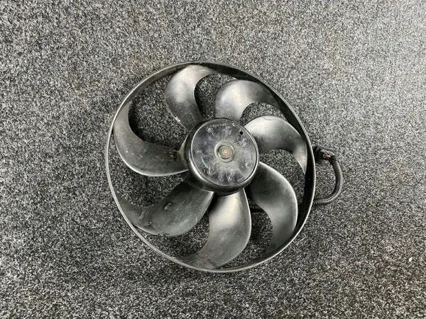 Radiatorventilator OEM 1J0959455F voor VW Golf IV image 3