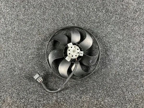 Radiatorventilator OEM 1J0959455F voor VW Golf IV image 5
