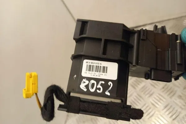 Schakelknop AUDI A4 AVANT 1.9L diesel 2003 OEM 8E0953513A image 2