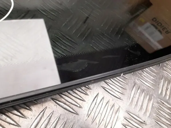 Mercedes GLE W167 Bak Vänster Karossglas OEM A1676708300 image 3