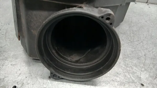 Ilmansuodattimen Kotelo Audi A8 D3 3.0 TDI OE 4E0129620E image 2