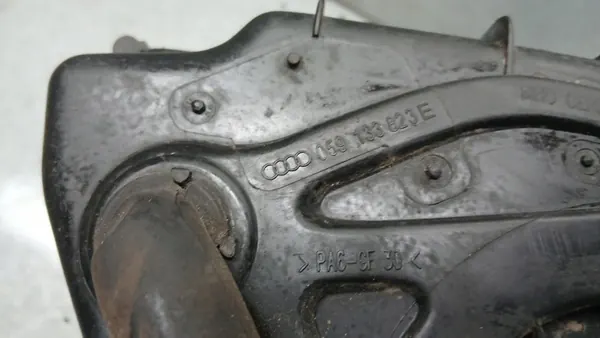 Ilmansuodattimen Kotelo Audi A8 D3 3.0 TDI OE 4E0129620E image 9