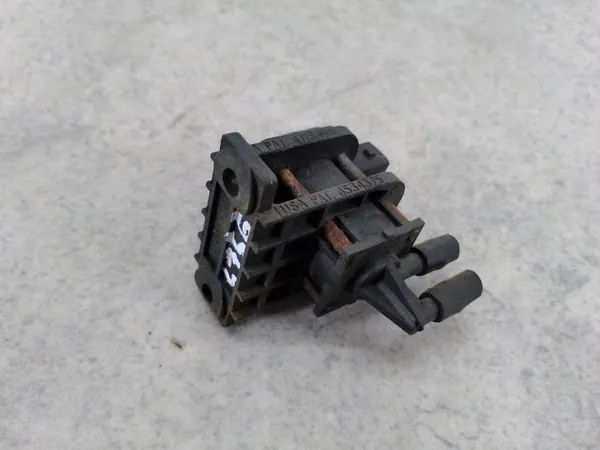Onderdrukventiel OEM 701906283 voor VW Transporter T4 image 2