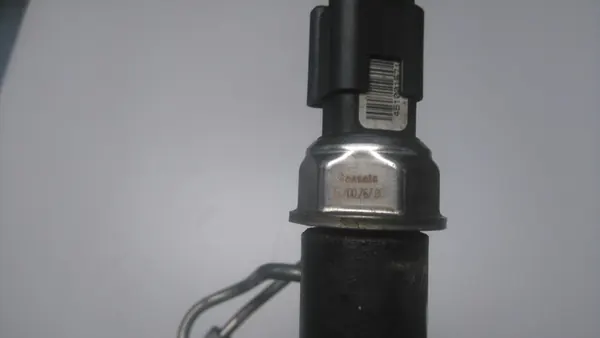 Bränslerailsensor Citroen Peugeot 1.6 EHDI 1570Q4 image 3