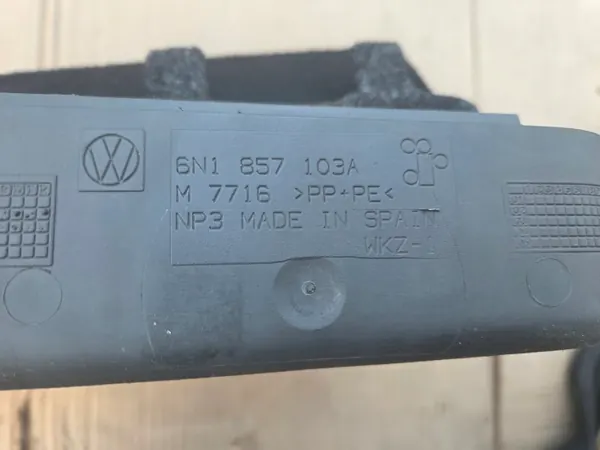 Guardaobjetos Seat Arosa OEM 6N1857103A - Usado image 3