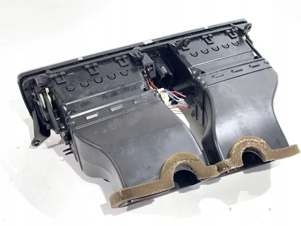 Fram ventilationsgallret OEM 16828110 BMW F07 image 3